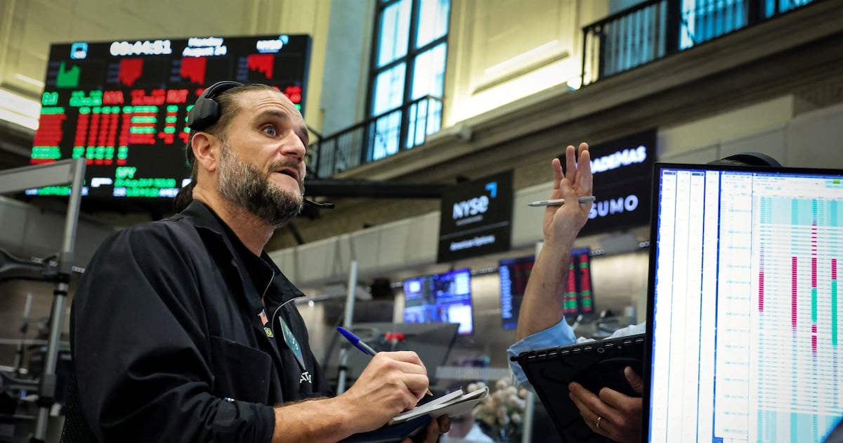 El dólar oficial tocó un récord nominal en el Nación y la pizarra mayorista acelera su marcha