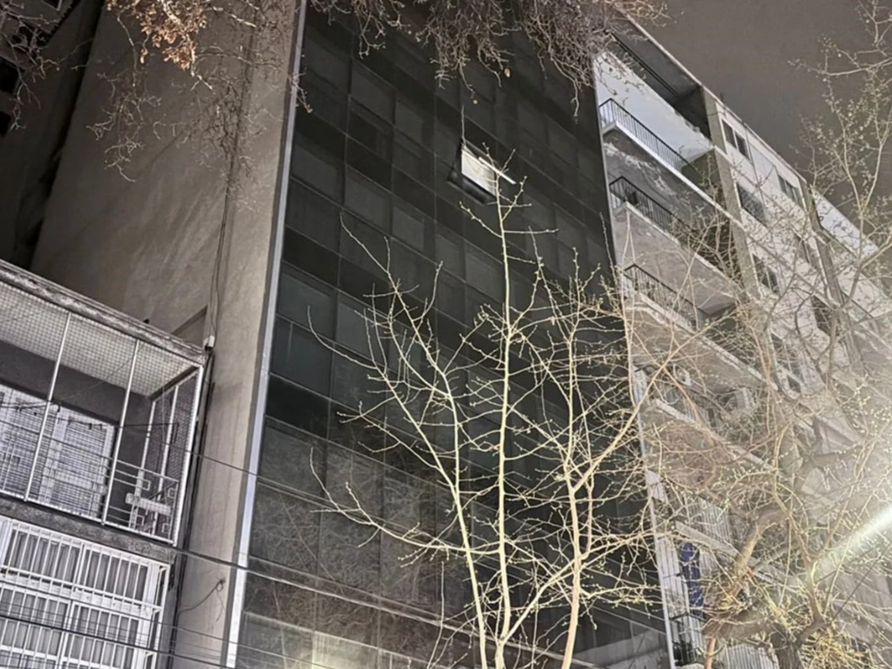 Caída fatal desde un hotel céntrico de Mendoza: detienen a la pareja de la víctima