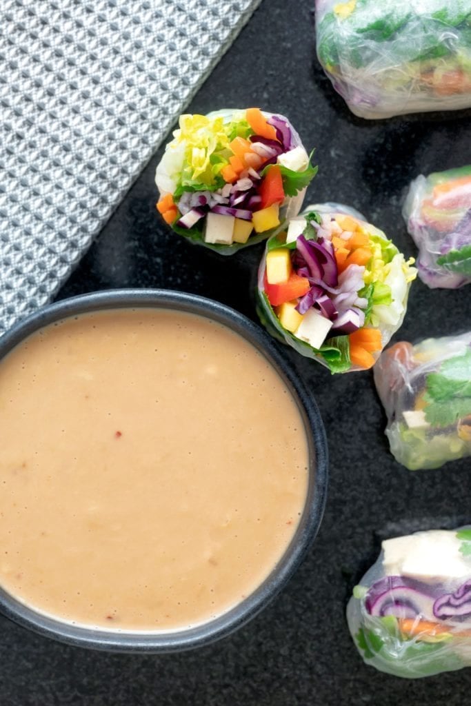 Gỏi cuốn: el rollito vietnamita que se come crudo, se arma en frío y se moja en maní