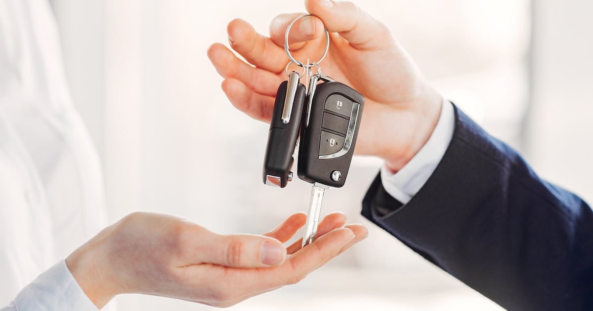 Planes de ahorro con adjudicación pactada: la cuenta que hay que hacer antes de retirar el auto