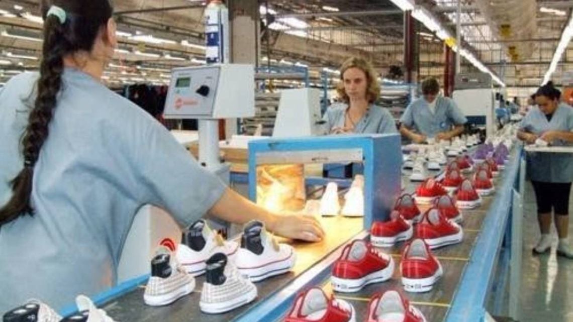 Cierre de Coopershoes en Las Flores: el fin de una fábrica de zapatillas y un golpe al empleo industrial del interior bonaerense