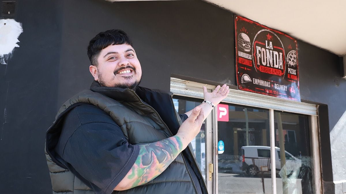 De acampar en la plaza a tener su propia fonda: la historia de Ezequiel, el cocinero que la peleó desde abajo en Neuquén