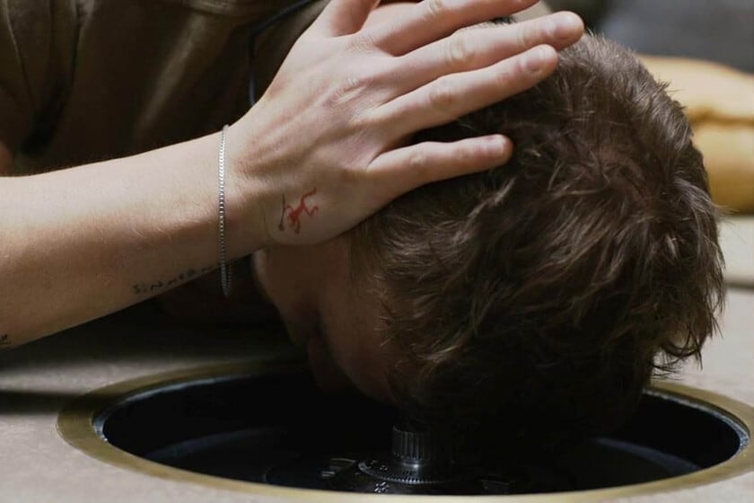 Niki afina pianos y abre cajas fuertes: llega al streaming "Un talento único", el thriller con oído de oro