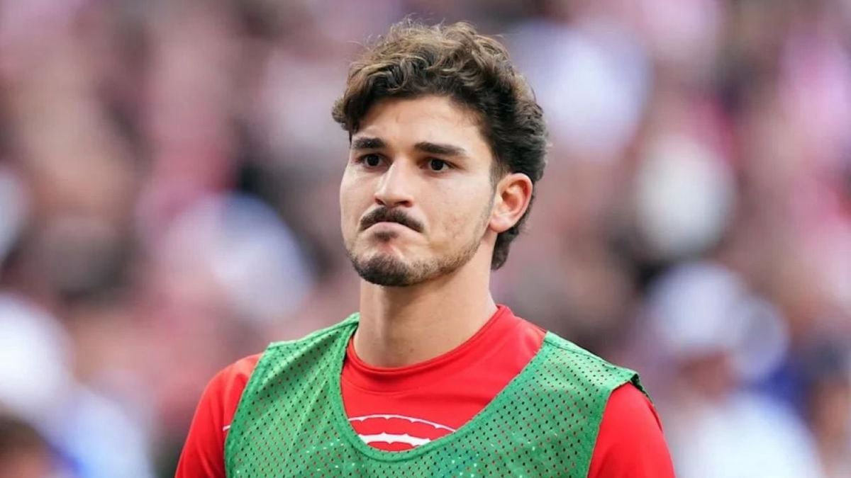 El Colibrí se queda en Madrid: Julián Álvarez no viajó a San Sebastián por una sobrecarga y el Cholo respira con la mira en el clásico