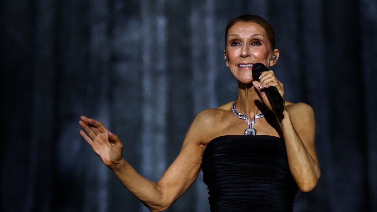 Celine Dion volvió a París y al escenario con la voz quebrada por la emoción: "Acabo de cumplir un sueño"