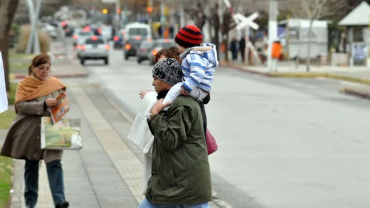 Neuquén vive un lunes de dos estaciones: arrancó con helada y promete cerrar con 21 grados
