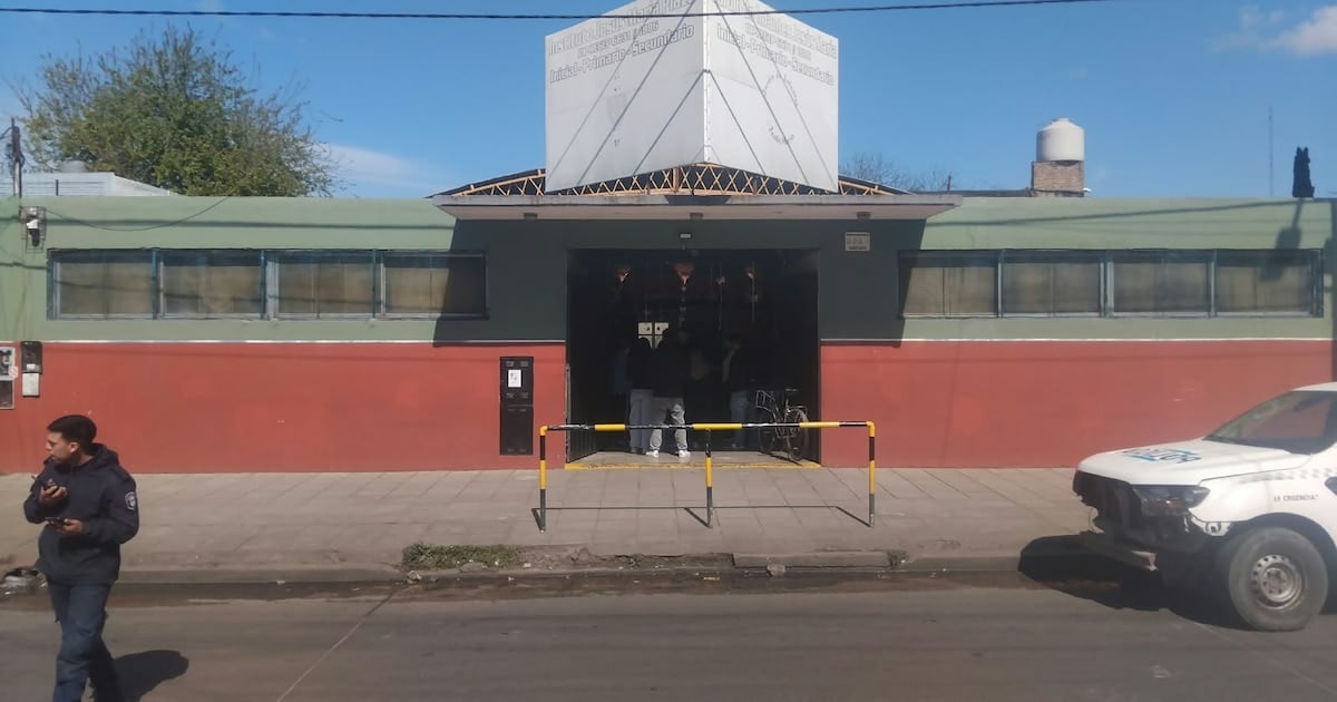 Un revólver calibre 32 se disparó dentro de una escuela de La Matanza y abrió una causa judicial