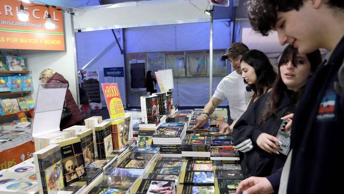 La Feria del Libro de Neuquén se despide con teatro, conversaciones y un plan para ir con chicos