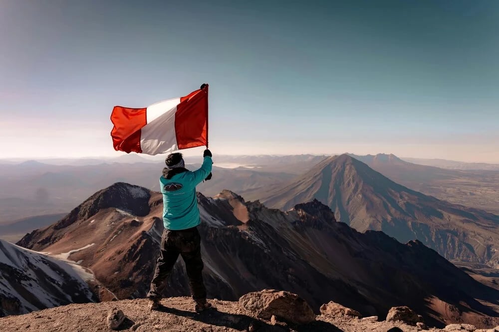 Arequipa, la Ciudad Blanca que se mira entre volcanes y ceniza de sillar
