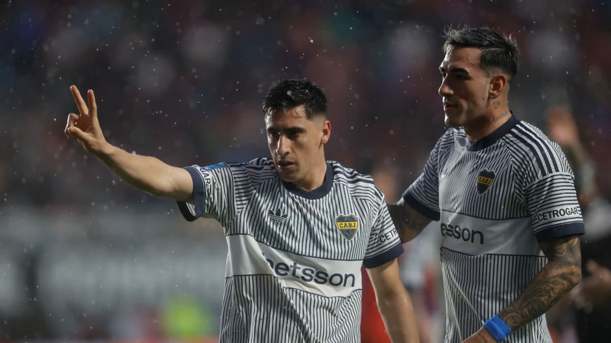 Boca ganó en el Gasómetro, se prendió arriba y le dejó al Ciclón una noche para el olvido