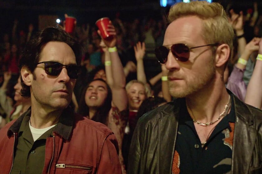 Luces de casamiento, acordes postergados: “Power Ballad” ya se puede ver en streaming
