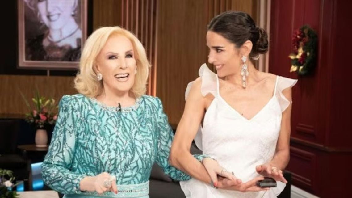 Mientras Mirtha se repone en el Mater Dei, Juana Viale vuelve a calzarse el delantal de los almuerzos y los saraos del sábado