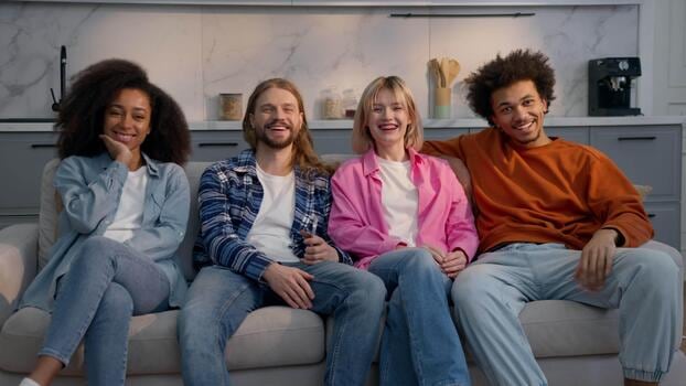 Doce ficciones para acomodarse en el sillón: del suspenso más breve a la comedia más larga