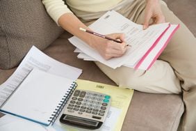 Haberes y asignaciones de octubre: la mínima suma $505.748,51 con refuerzo y la AUH llega a $156.588 por hijo