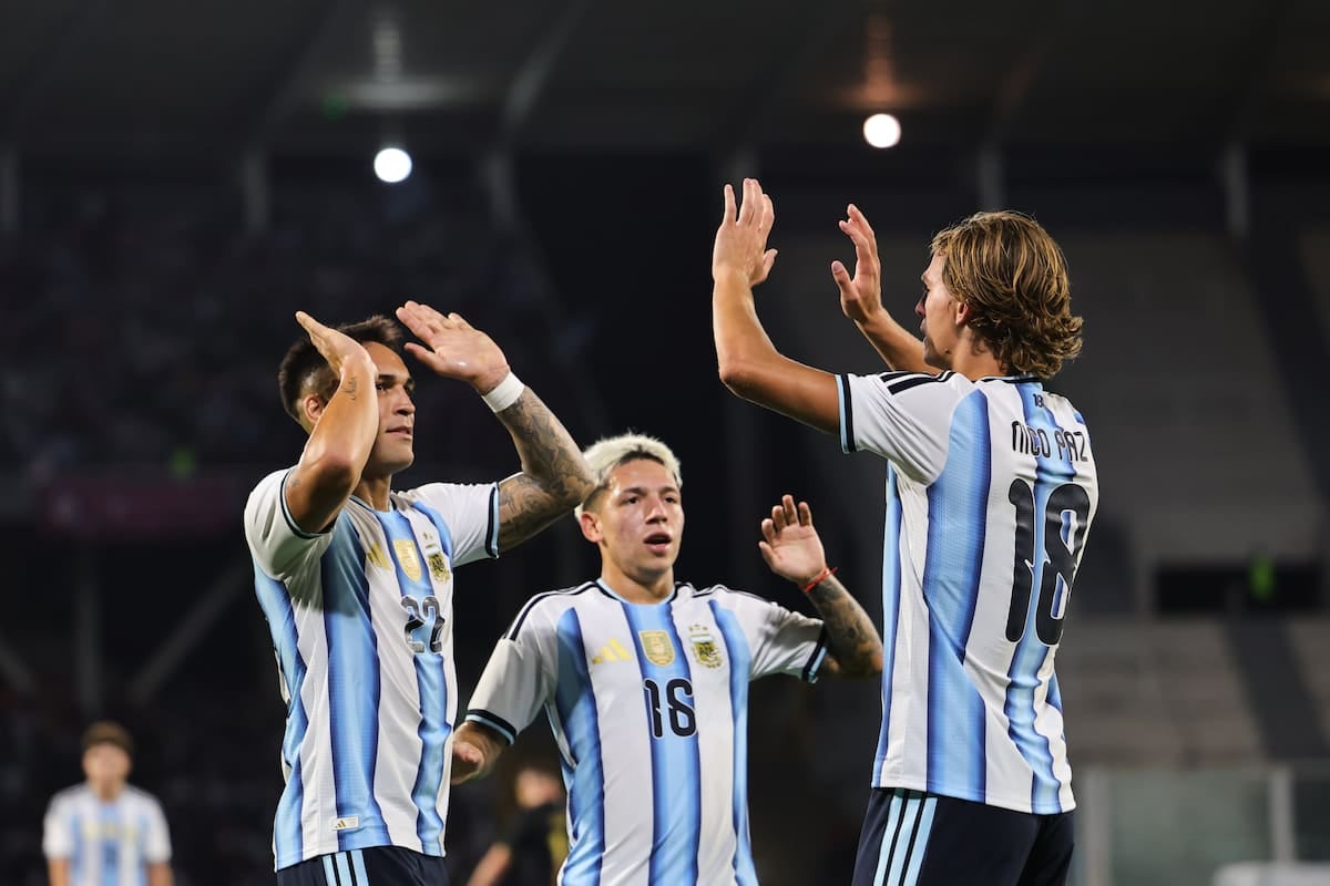 El ciclo se cierra en el Monumental: la Scaloni despide a sus capitanes y empieza a rodar sin el Diez