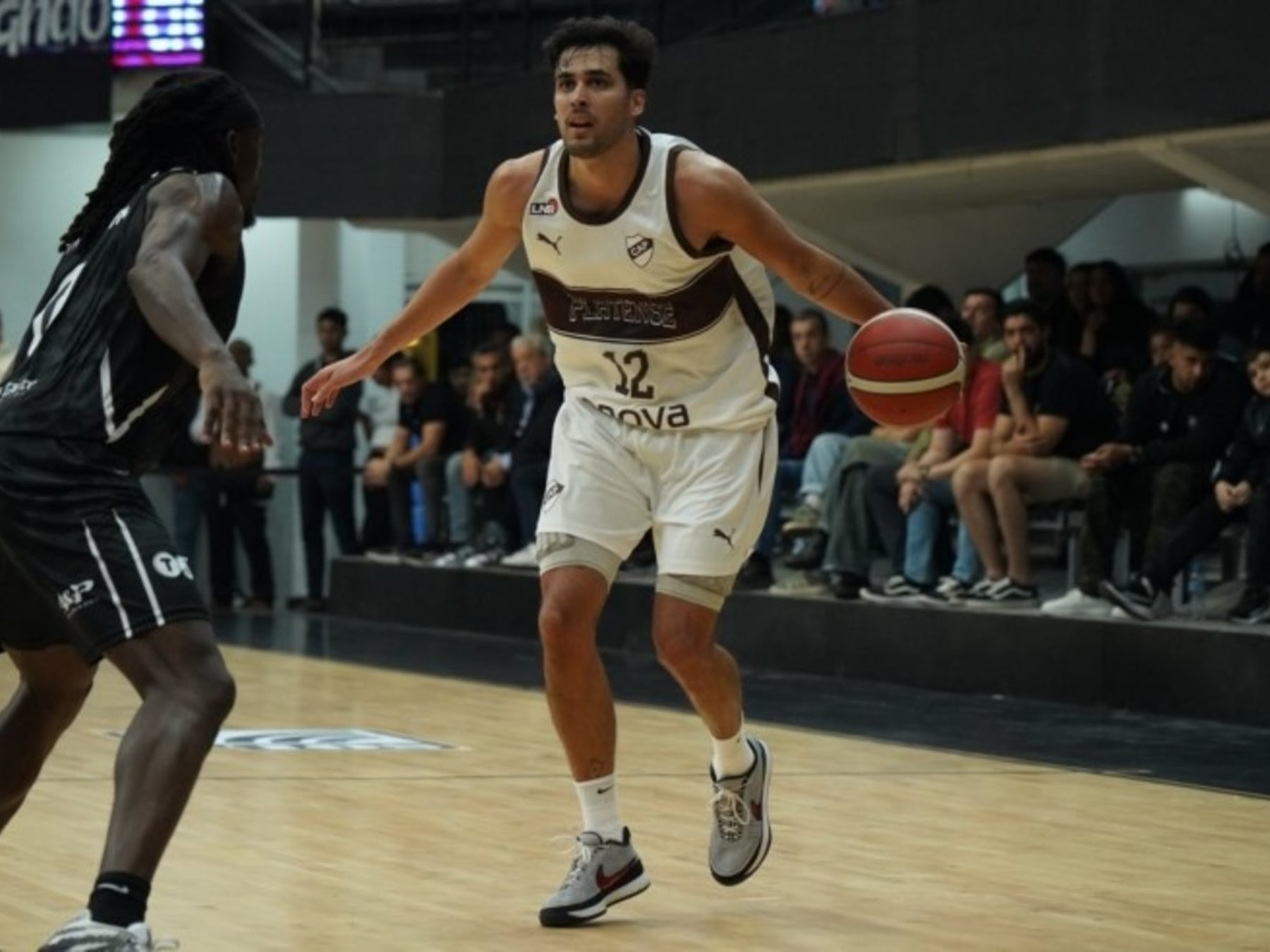 El Calamar ganó en Santiago y arrancó la Liga con el pie derecho