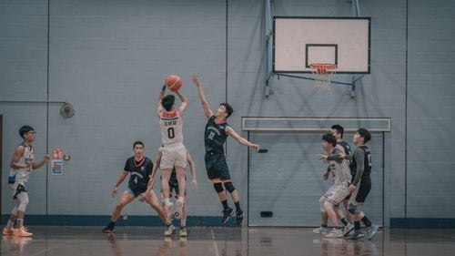 Valencia ganó en Francia, sigue de racha y se permite soñar: 105-92 a ASVEL para seguir arriba de todo en la Euroliga