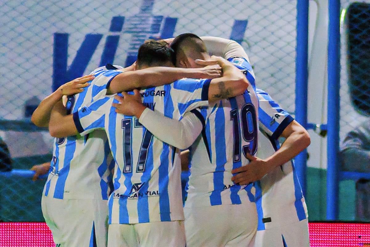 Racing ganó en Río Cuarto, respiró y dejó a Romero con la espina de un debut que pide más