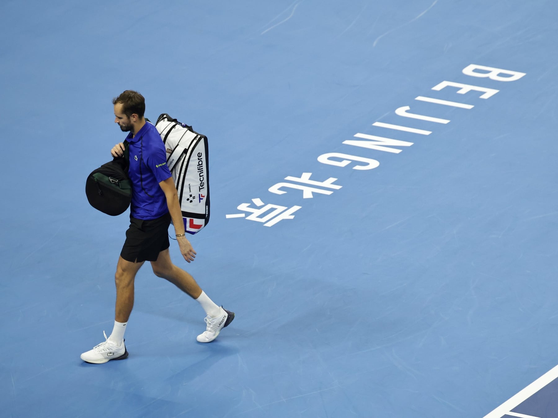 Medvedev se quedó afuera en Beijing: la pelota que se le escapó y le costó la semifinal ante Djokovic