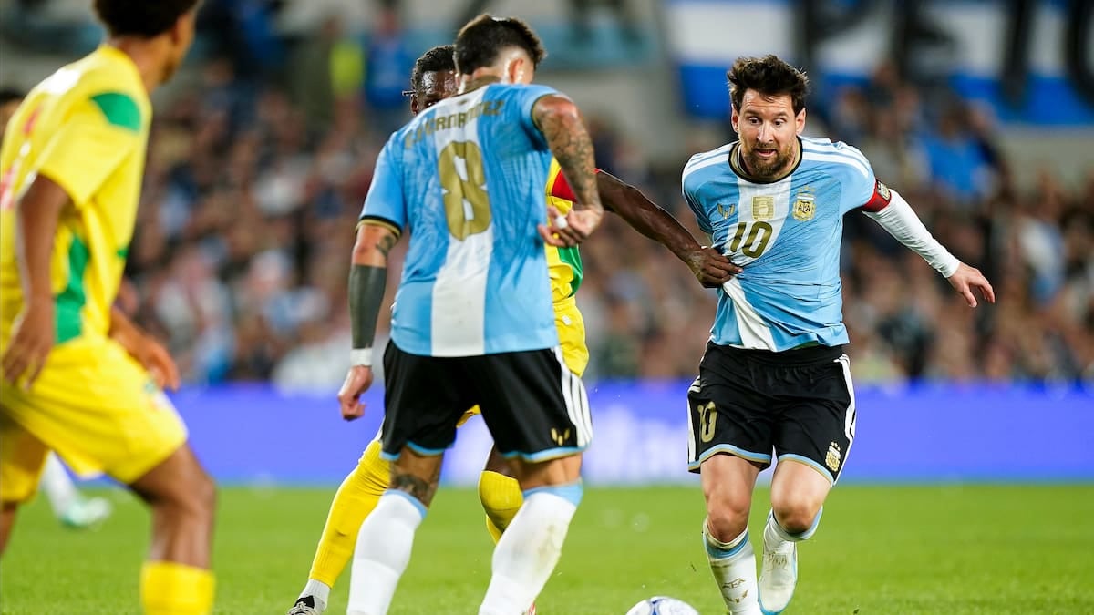 Otamendi cabeceó la despedida: Argentina le gana a Benín en el Monumental