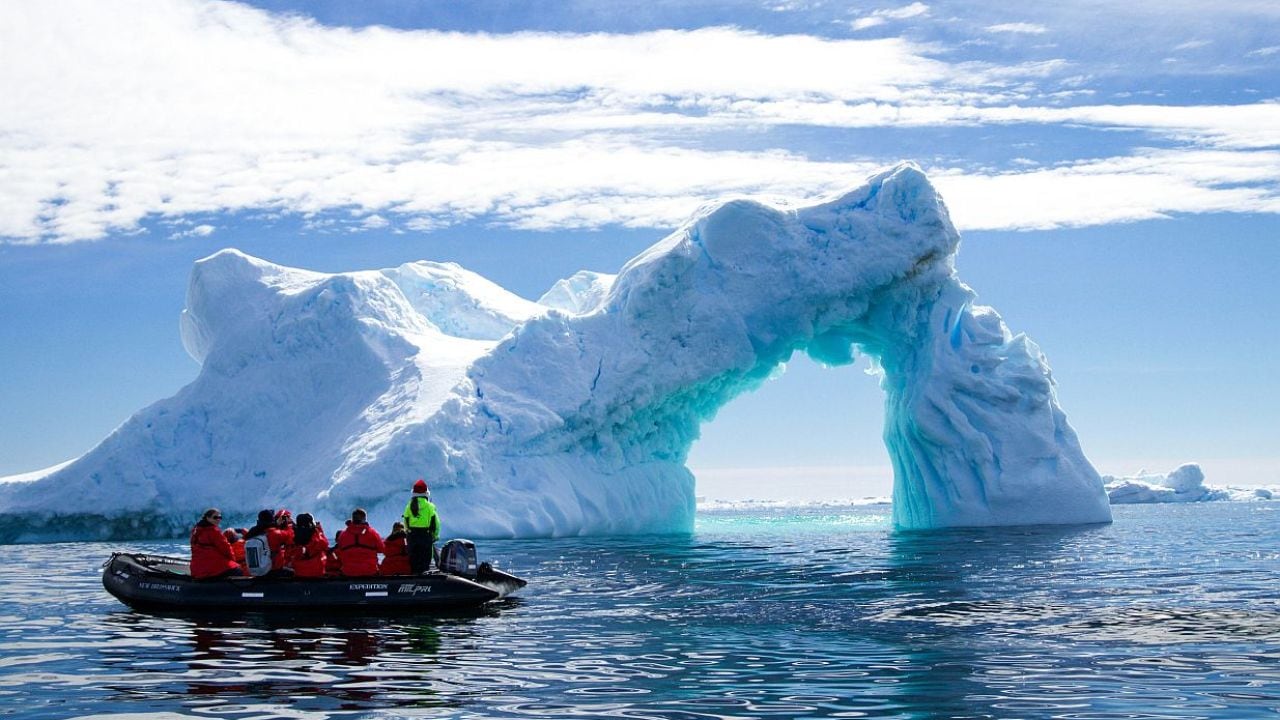 Una vuelta entera a la Antártida en casi dos meses: la nueva frontera del turismo polar