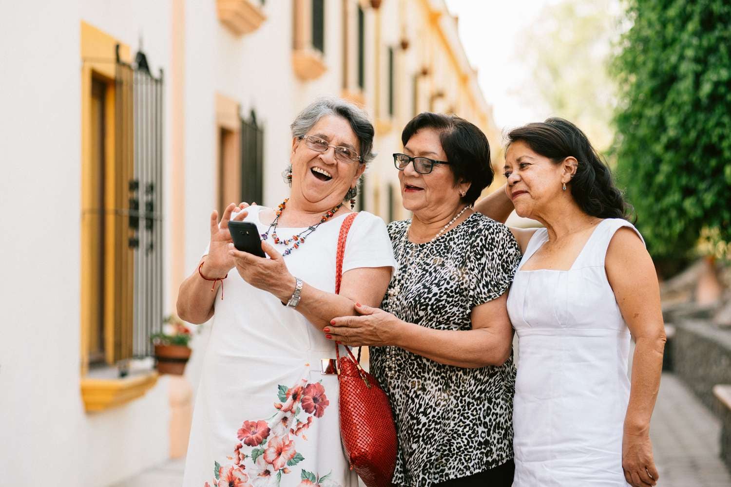 A los 85, dos amigas texanas ya pasaron por 50 juntos y ahora sueñan con Asia