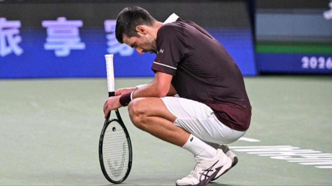 Nole se quedó en la puerta de Shanghái y ahora reza por París