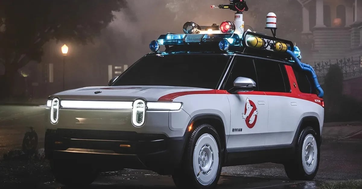 Un doctor, una camioneta y varios fantasmas: Bill Murray se sube al Ecto-R1 en la nueva campaña de Rivian