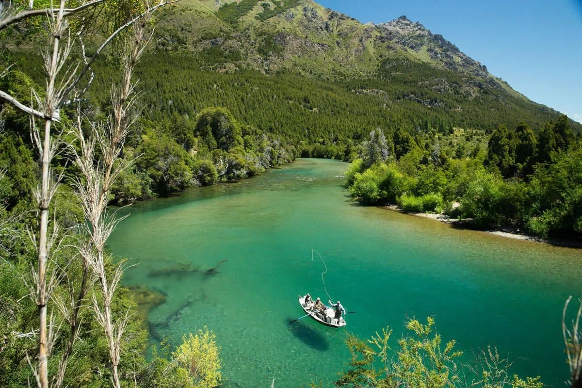 Neuquén abrió la venta de permisos de pesca: arranca el 1 de noviembre y los valores llegan hasta los 280 mil pesos para toda la temporada