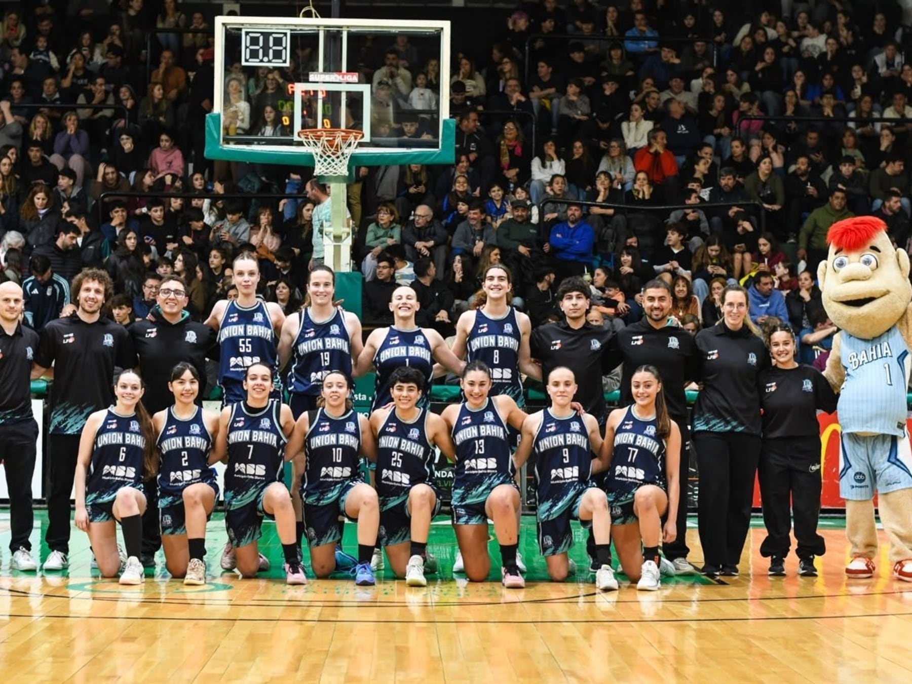 Bahía Blanca reescribe su historia: ahora el salto inicial lo dan ellas