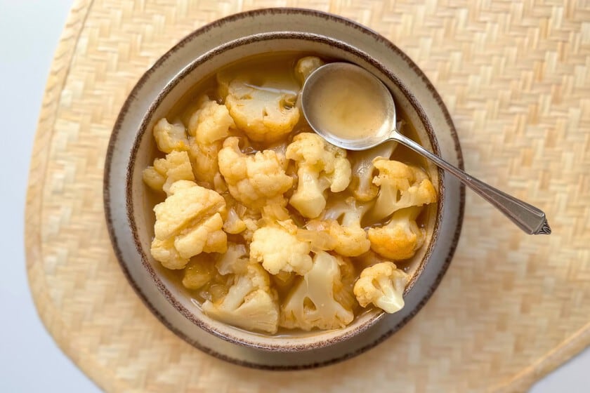 Sopa de coliflor en trozos: cuerpo de cuchara, sin cremas ni espesantes