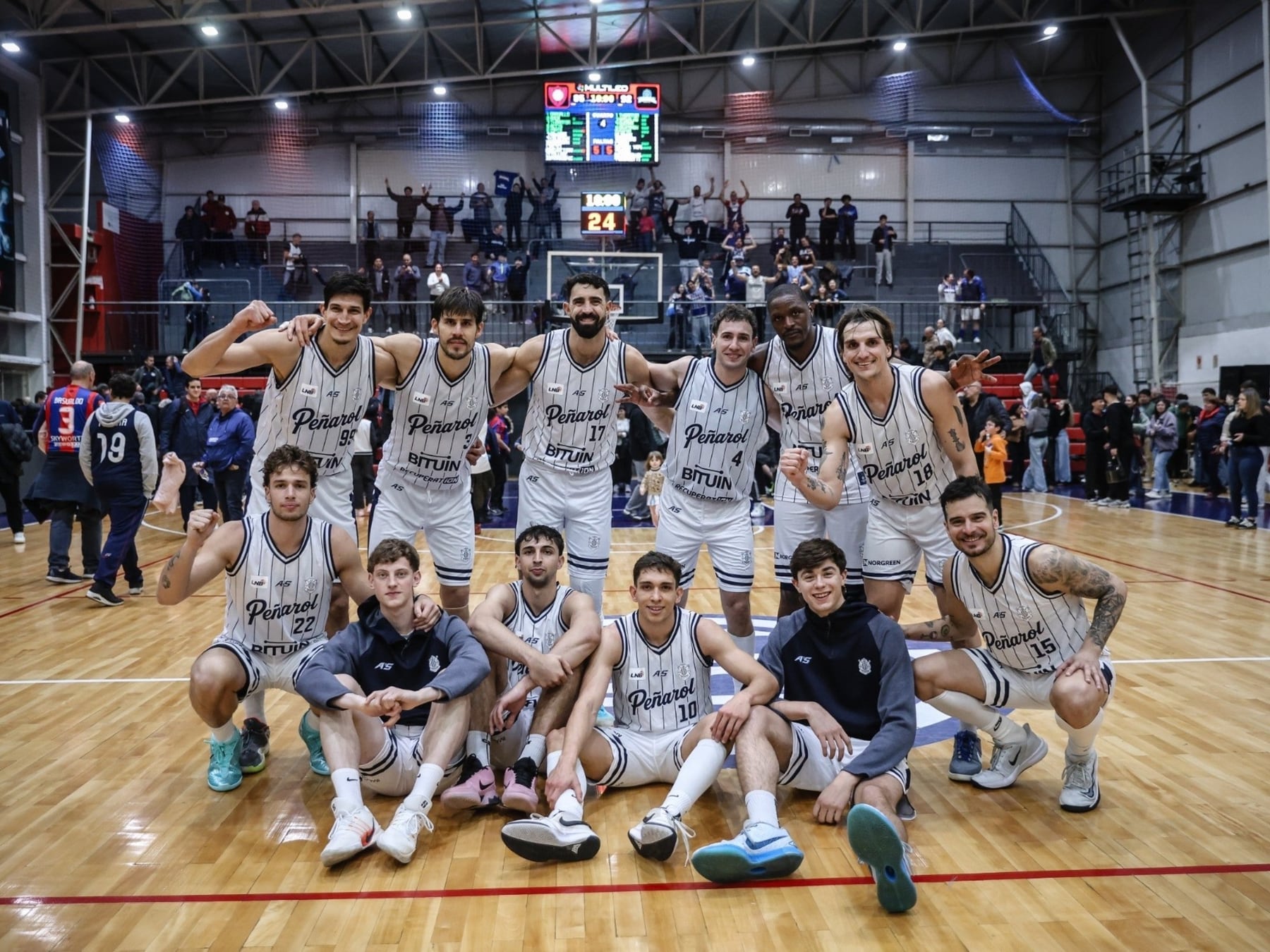 El Ciclón se pinchó en casa y Oberá rugió desde Boedo con un triple salvador