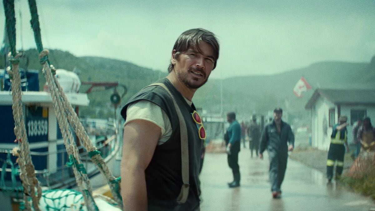 El pueblo que mira al mar y no entiende qué le devuelve: la nueva serie de Josh Hartnett que ya sedujo a 17 millones de espectadores