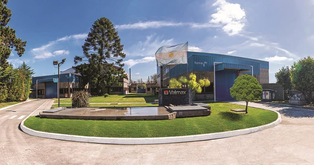 Laboratorio Valmax paraliza su planta en Ituzaingó, despide a la mitad de su personal y acumula 156 millones de pesos en cheques rechazados