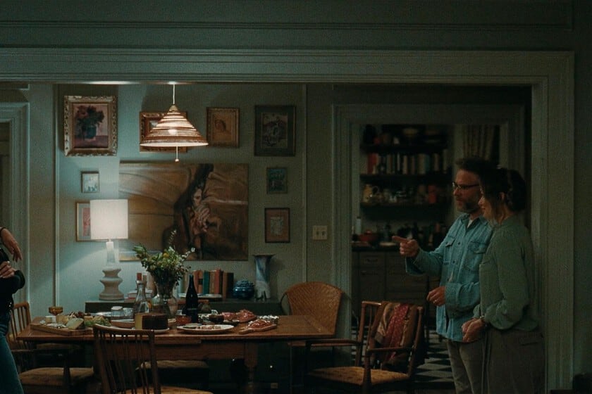 Una cena que empieza como comedia y termina en piano a cuatro manos: así reimagina Olivia Wilde un clásico moderno del cine español