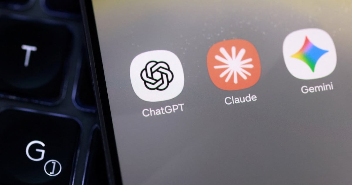 La guerra de los chatbots entra en zona de empate técnico