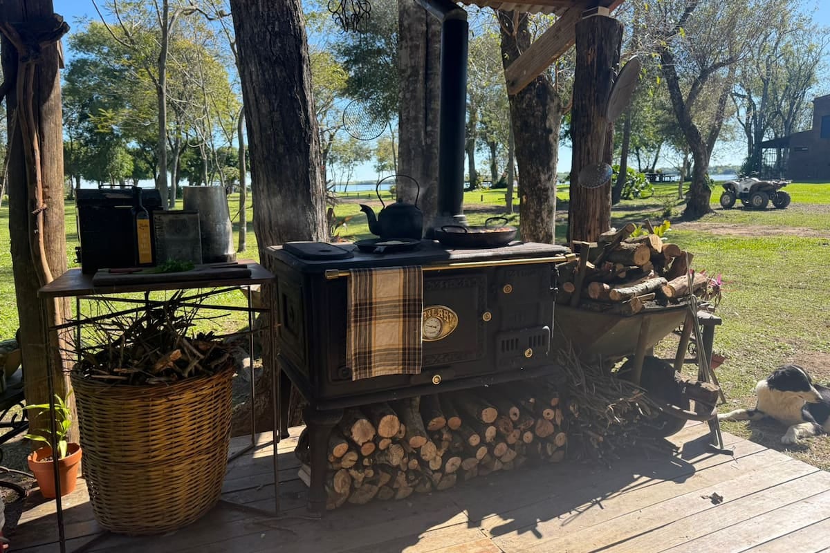 Istilart mantiene una producción centenaria de cocinas a leña en Tres Arroyos